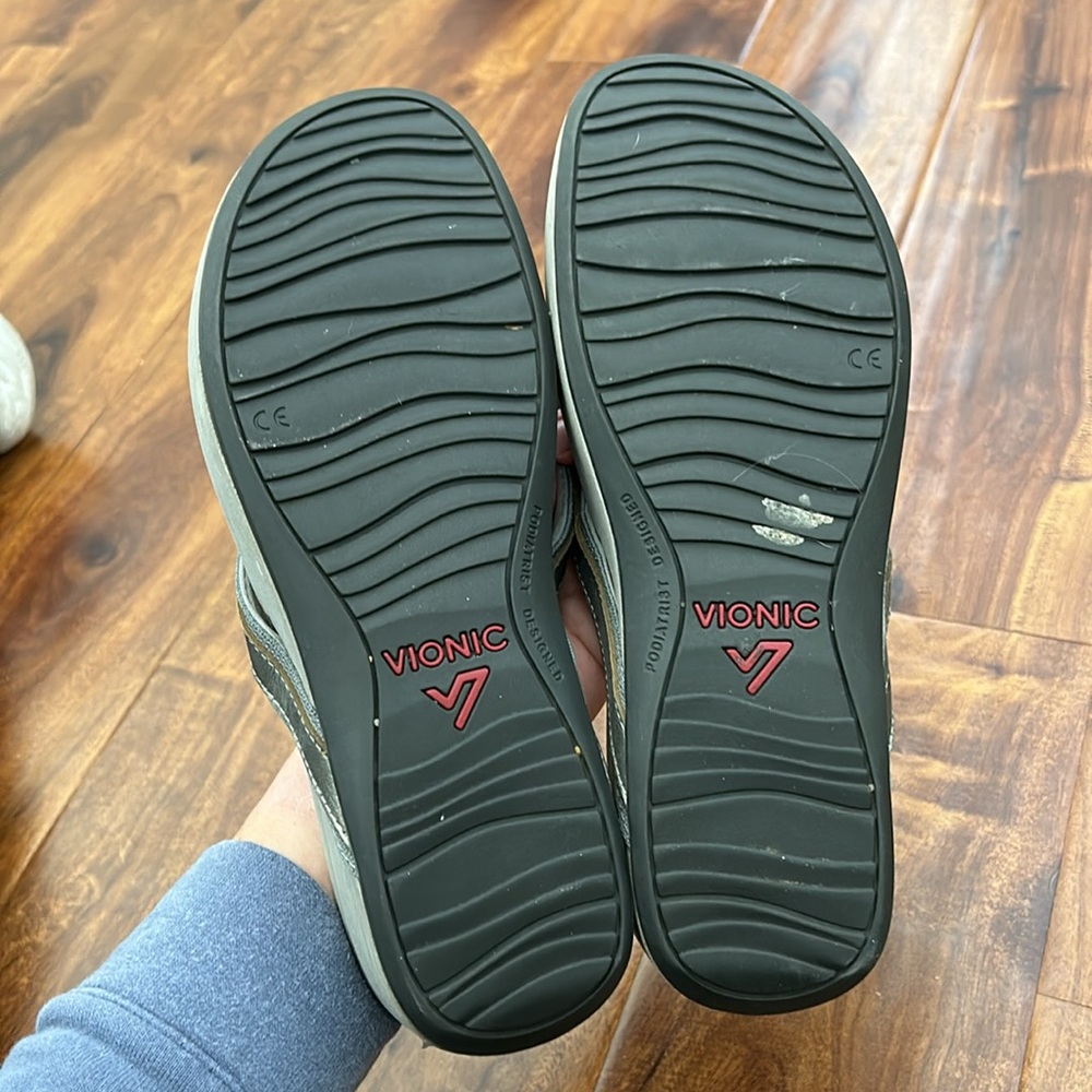 Silver Vionic Sandals - image 4